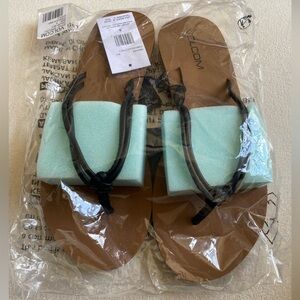 NWT Volcom Sandals